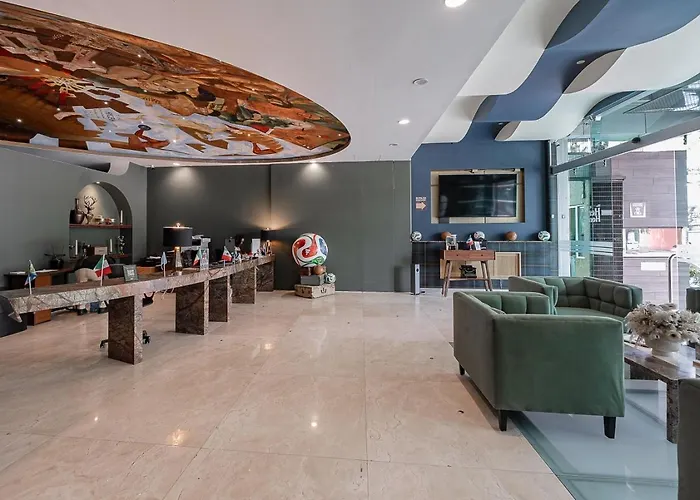 The Jungle Loft Tropical Comfort-centric W/kitchen *
