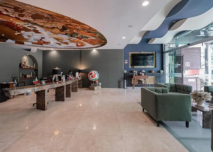 The Jungle Loft Tropical Comfort-centric W/kitchen *